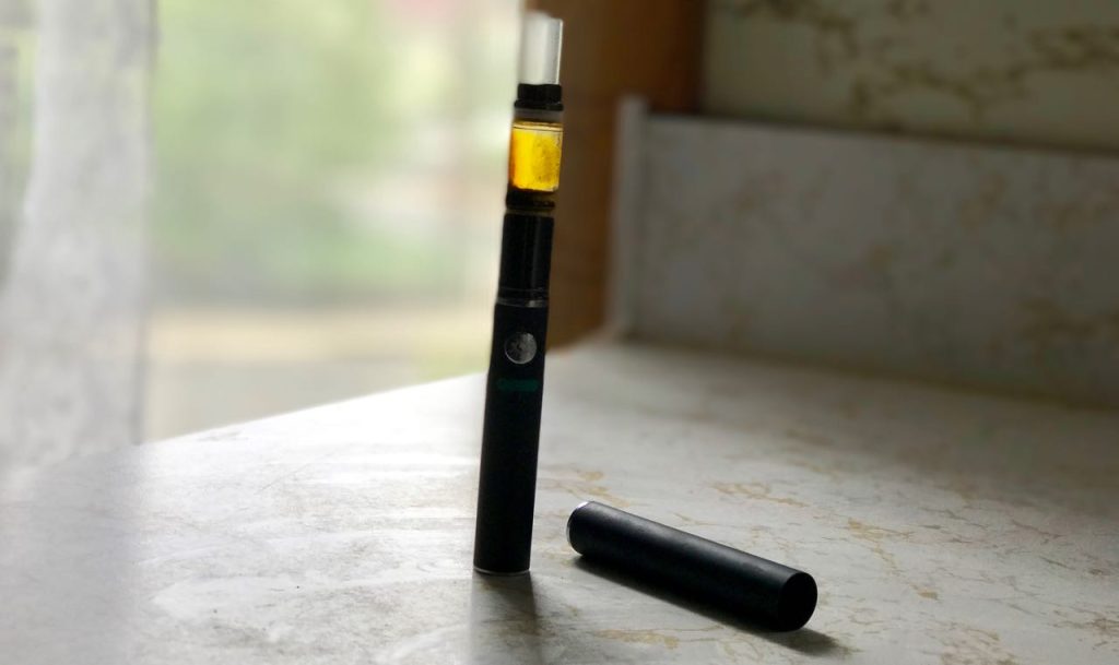 Make Your Smoke Up Days Cool With Best Delta 8 Carts Online